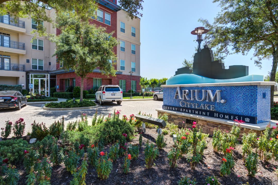 ARIUM City Lake Apartments, 8877 Lakes at 610 DrIve, Houston, TX RENTCafé